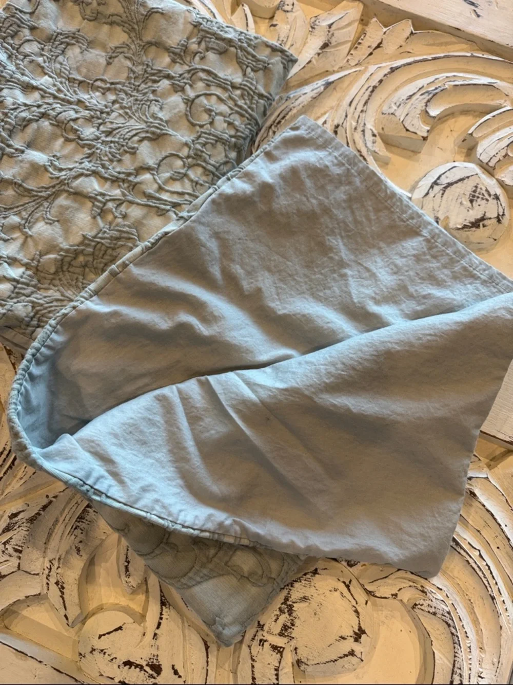 Artelier Nicole Miller 100% Cotton Textured Pillow Cases-Set of 2 STD Medallion